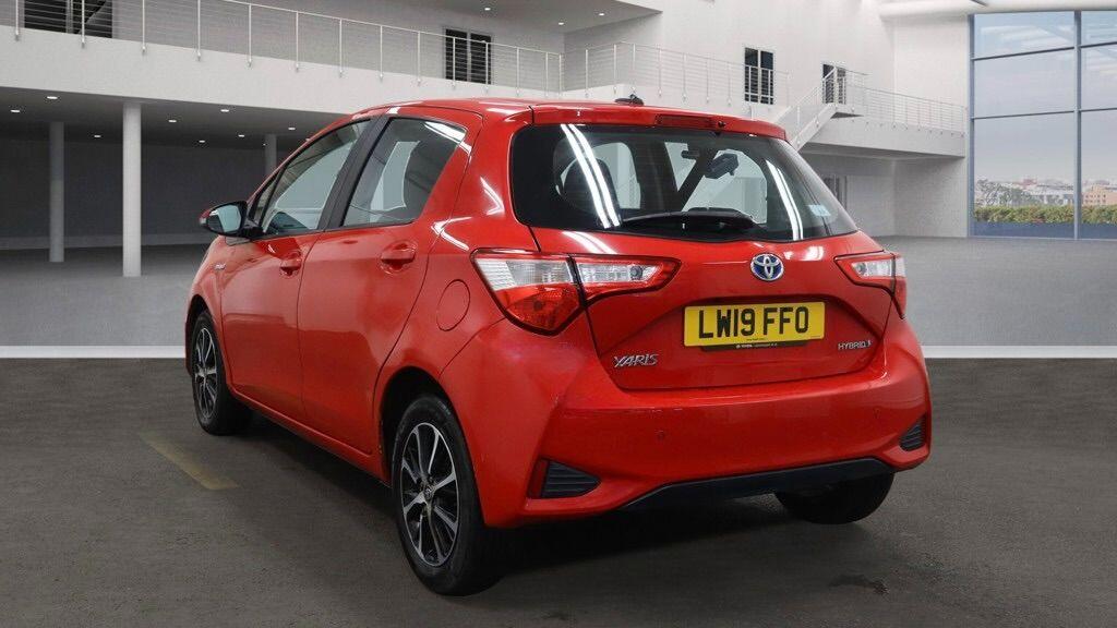 Used Toyota Yaris 2019 for sale - 76913236: Photo 2