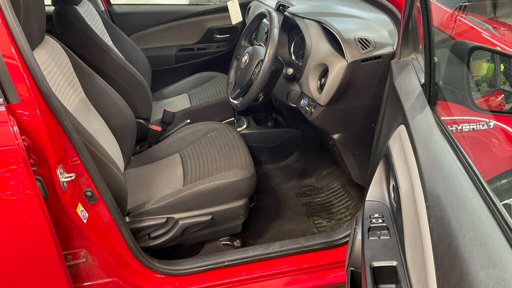 Used Toyota Yaris 2019 for sale - 76913236: Photo 5