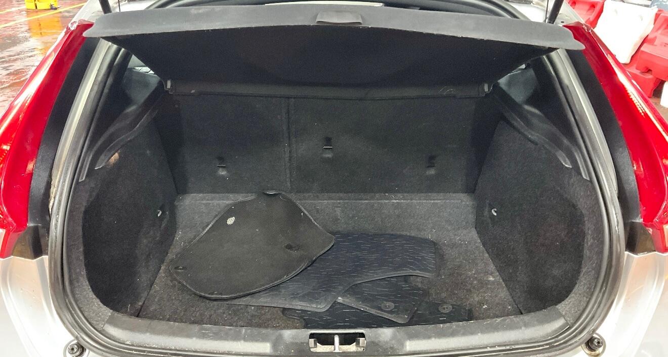 Used Volvo V40 2016 for sale - 77396570: Photo 11