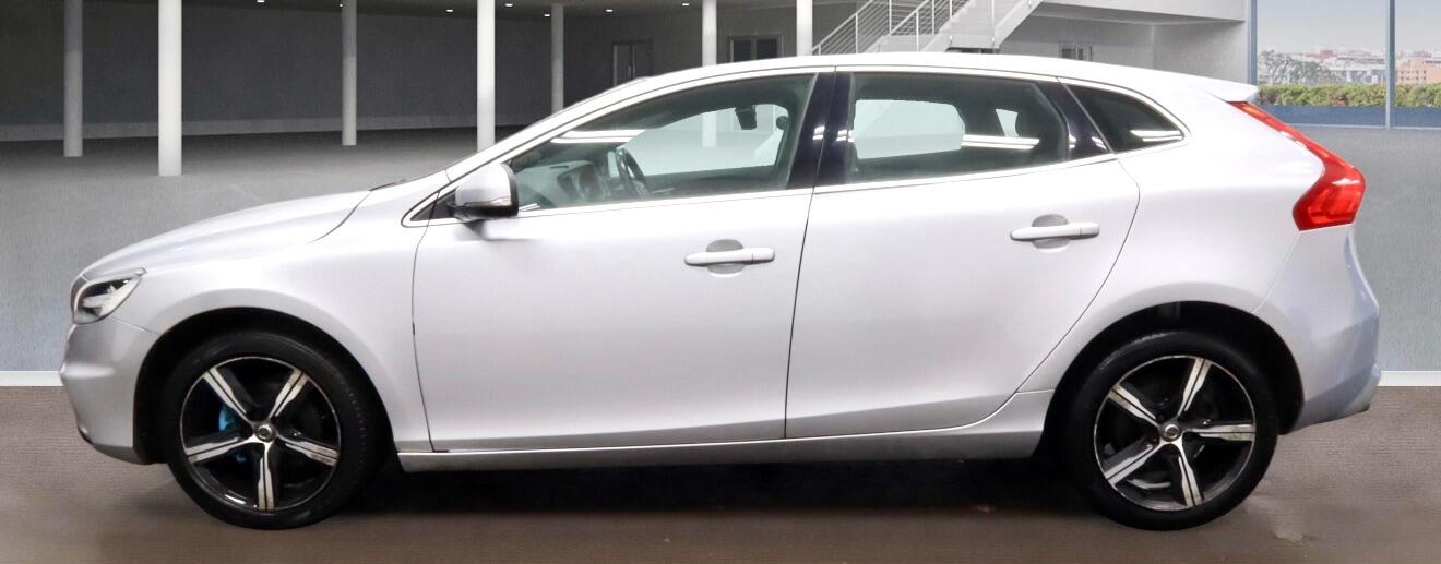 Used Volvo V40 2016 for sale - 77396570: Photo 4