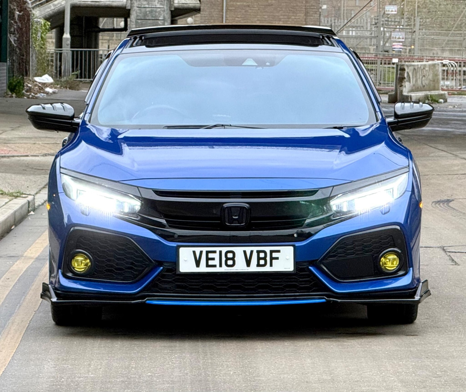 Used Honda Civic 2018 for sale - 76752684: Photo 2