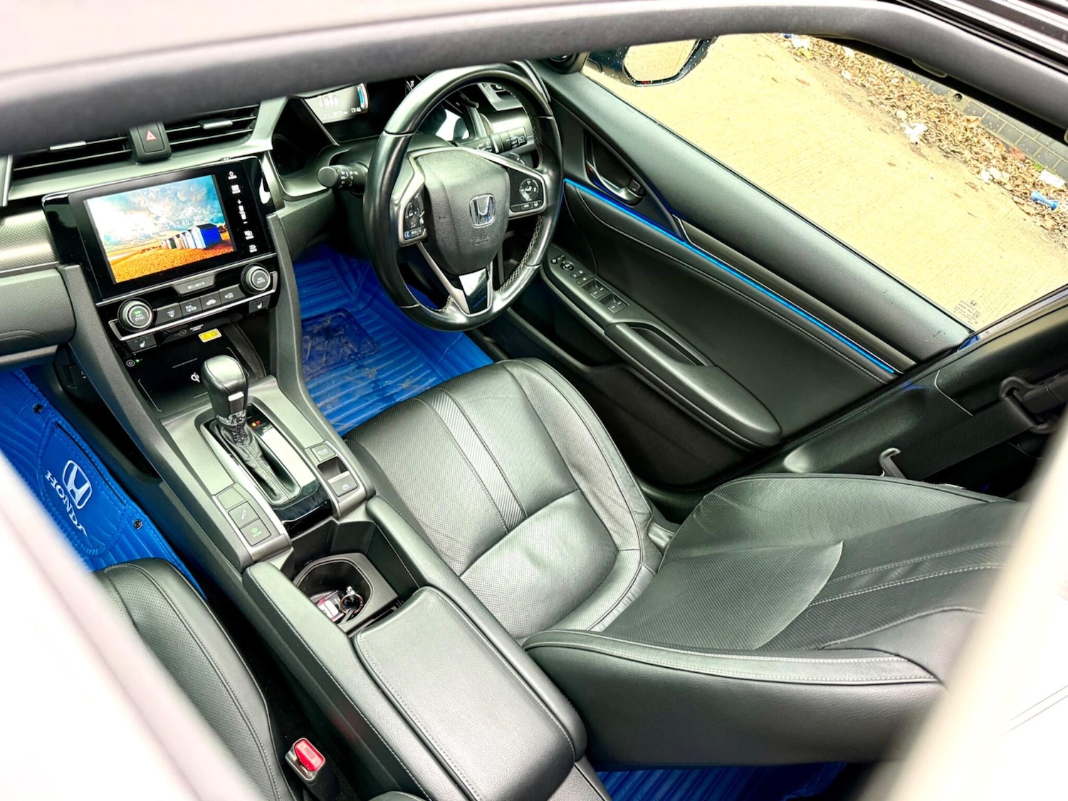 Used Honda Civic 2018 for sale - 76752684: Photo 28