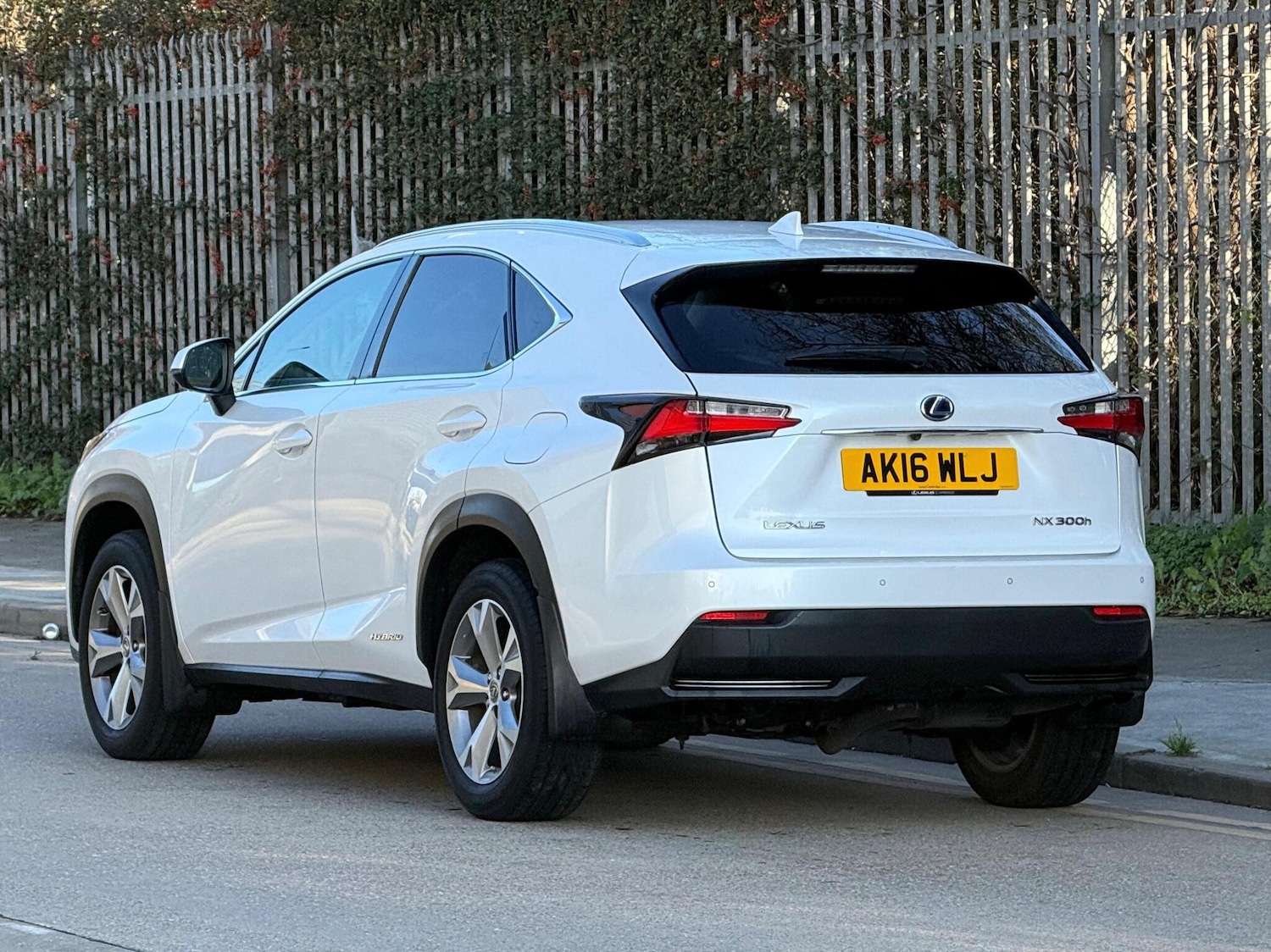 Used Lexus NX 2016 for sale - 76632959: Photo 2