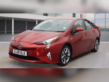 Used Toyota Prius 2018 for sale - 76318111: Photo 2