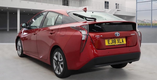 Used Toyota Prius 2018 for sale - 76318111: Photo 3