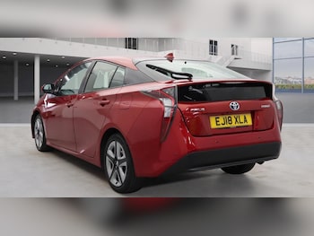 Used Toyota Prius 2018 for sale - 76318111: Photo 3