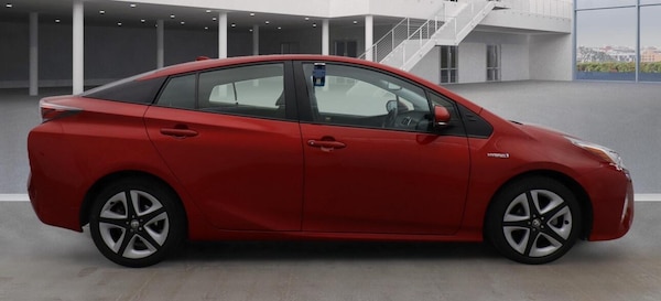 Used Toyota Prius 2018 for sale - 76318111: Photo 5