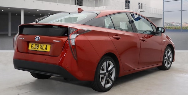 Used Toyota Prius 2018 for sale - 76318111: Photo 6