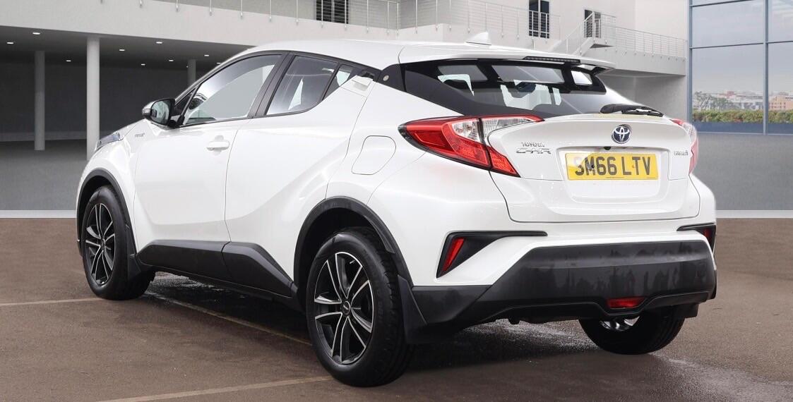 Used Toyota C-HR 2017 for sale - 77425997: Photo 2
