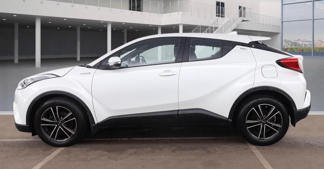 Used Toyota C-HR 2017 for sale - 77425997: Photo 3