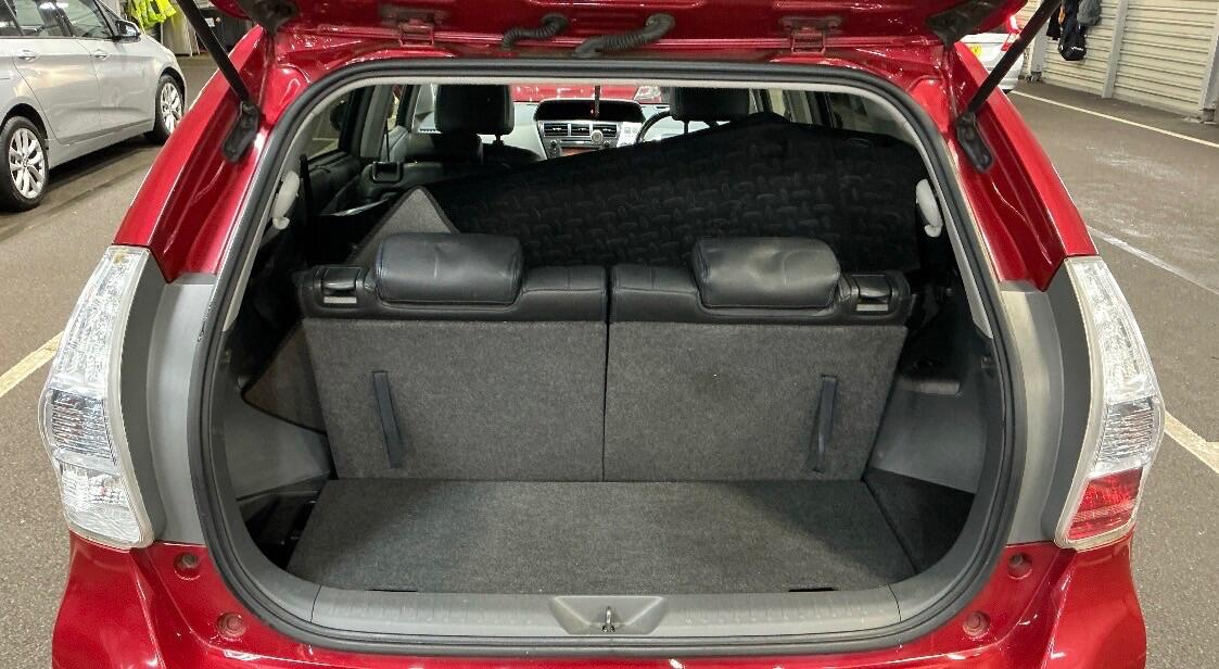 Used Toyota Prius+ 2013 for sale - 77254582: Photo 2