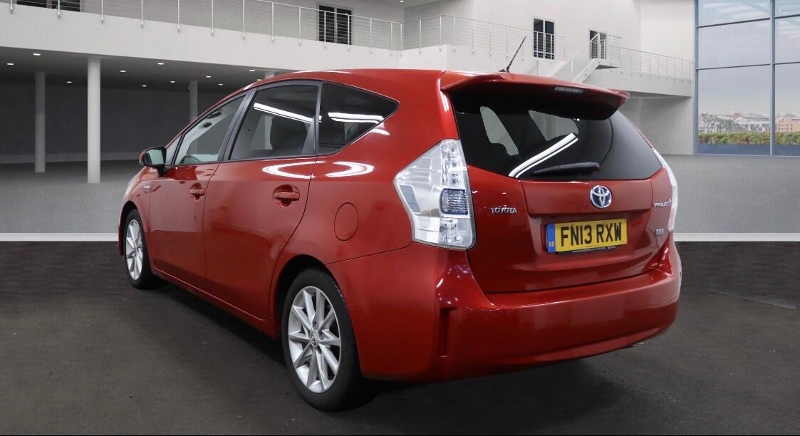 Used Toyota Prius+ 2013 for sale - 77254582: Photo 8