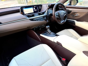 Used Lexus ES 2019 for sale - 76550094: Photo