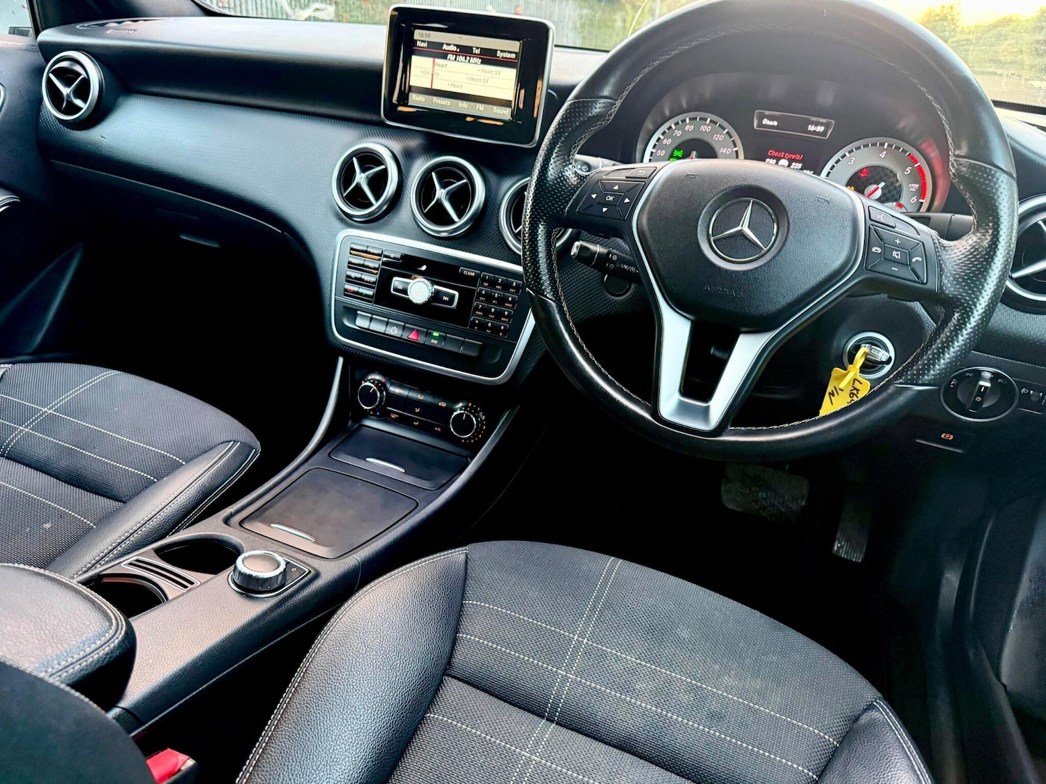 Used Mercedes-Benz A-Class 2014 for sale - 76991630: Photo 11