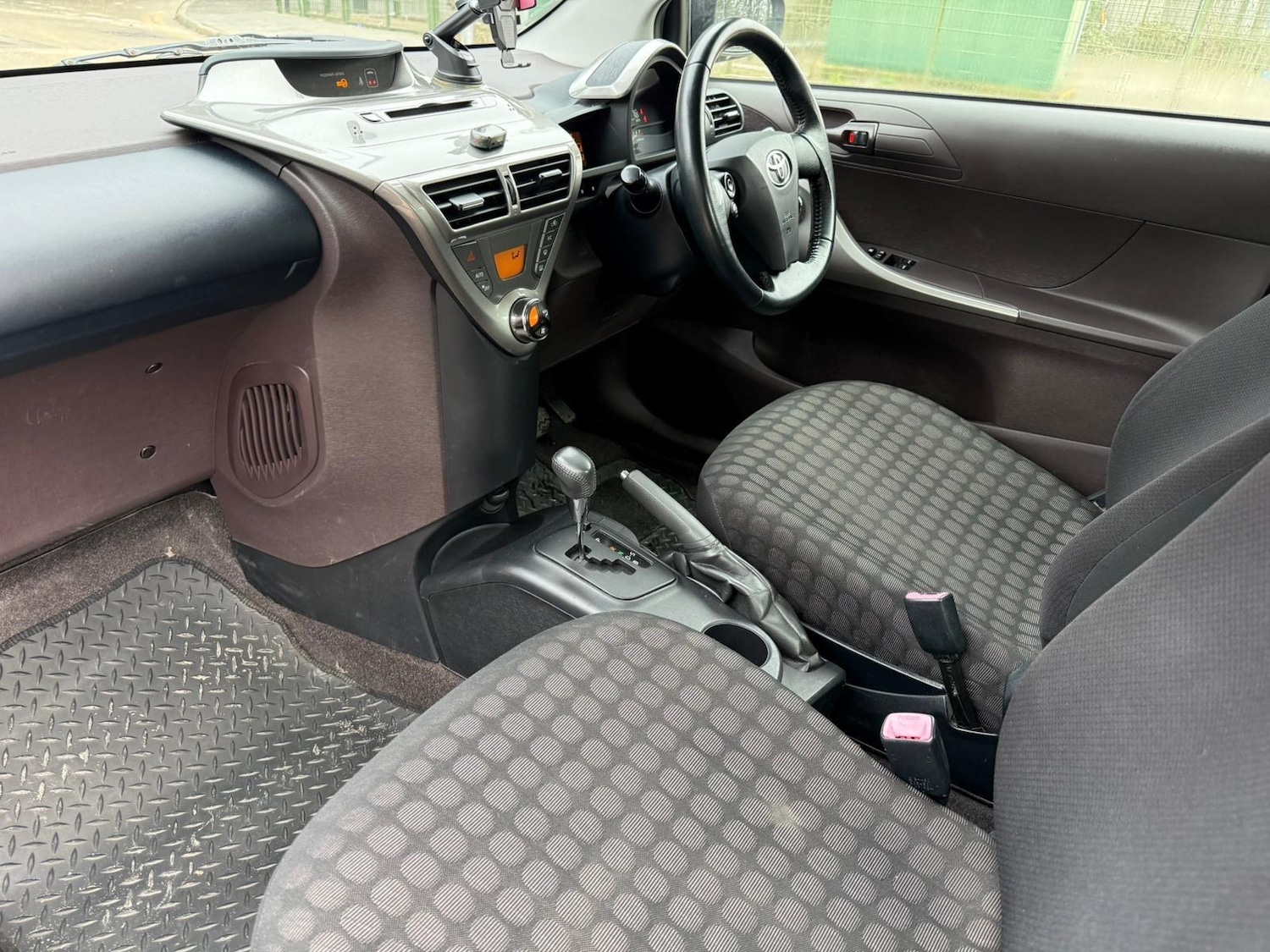 Used Toyota IQ 2010 for sale - 77575298: Photo 12