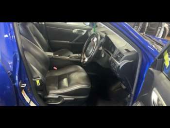 2012 (12) - 200h 1.8 SE-L 5dr CVT Auto