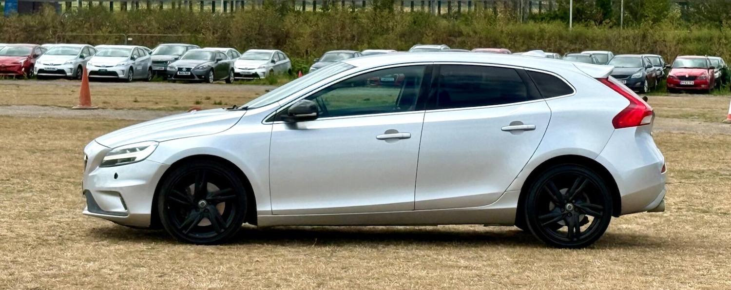 Used Volvo V40 2016 for sale - 77016439: Photo 13