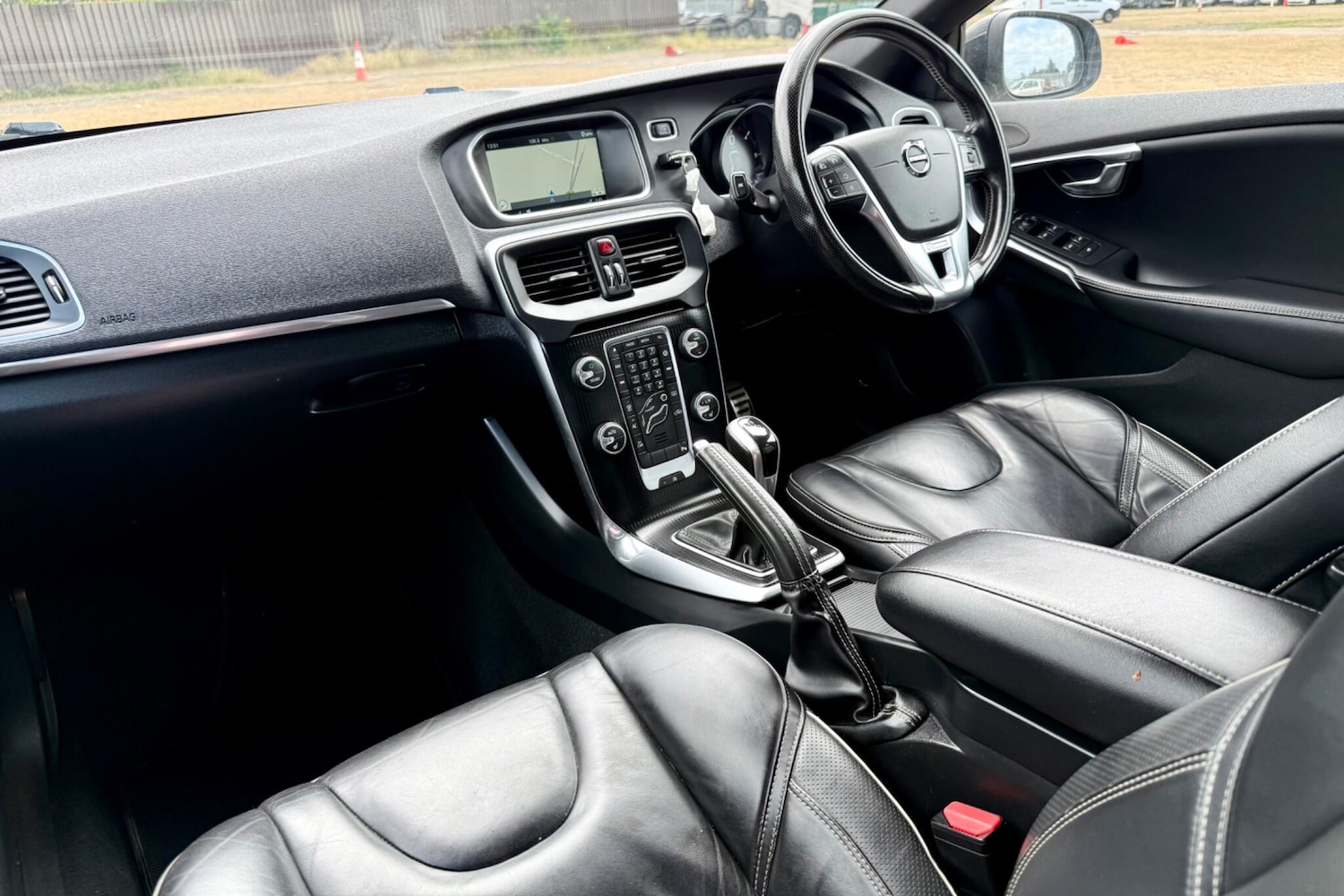 Used Volvo V40 2016 for sale - 77016439: Photo 16