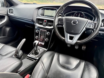 Used Volvo V40 2016 for sale - 77016439: Photo