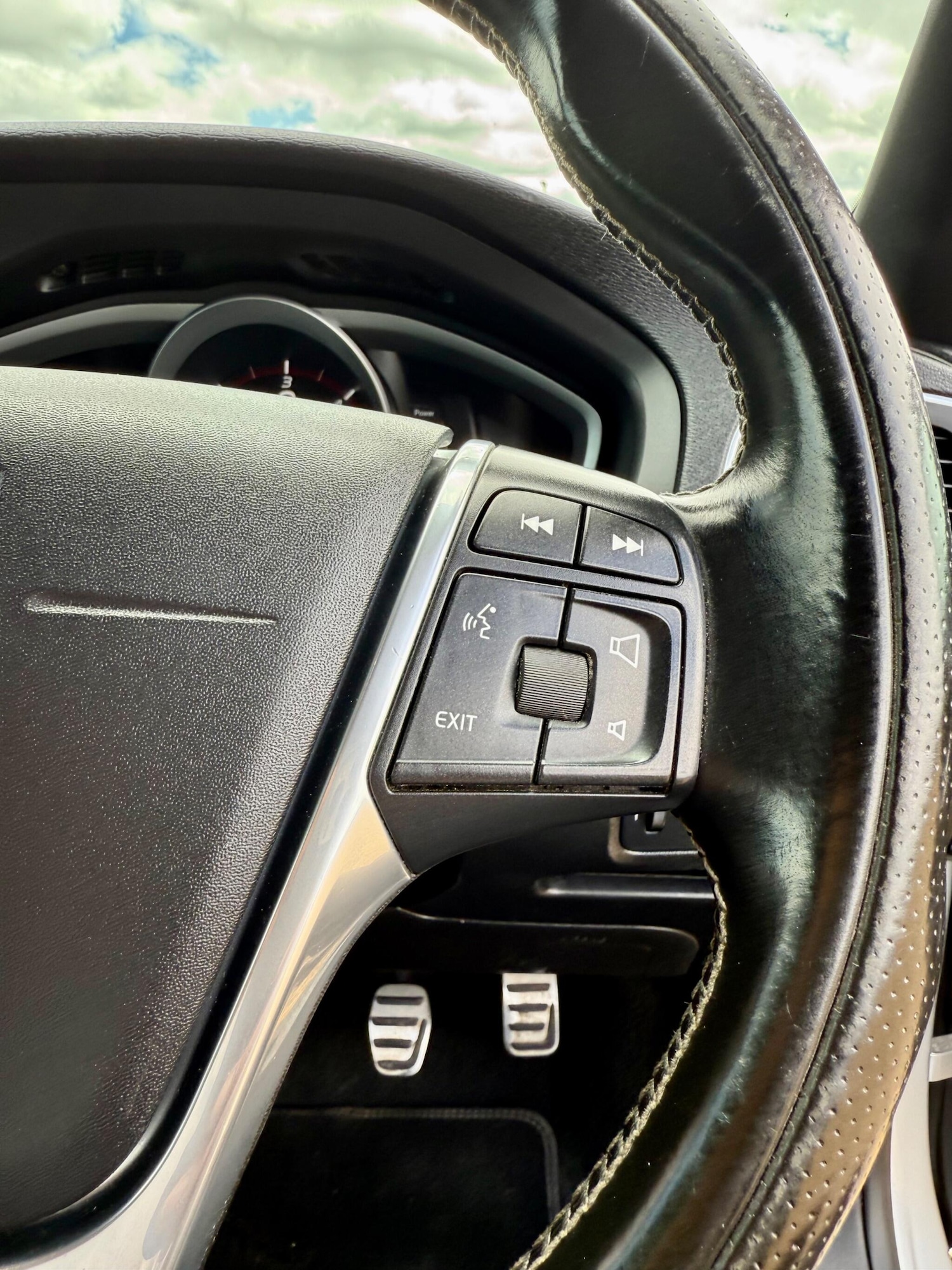 Used Volvo V40 2016 for sale - 77016439: Photo 22