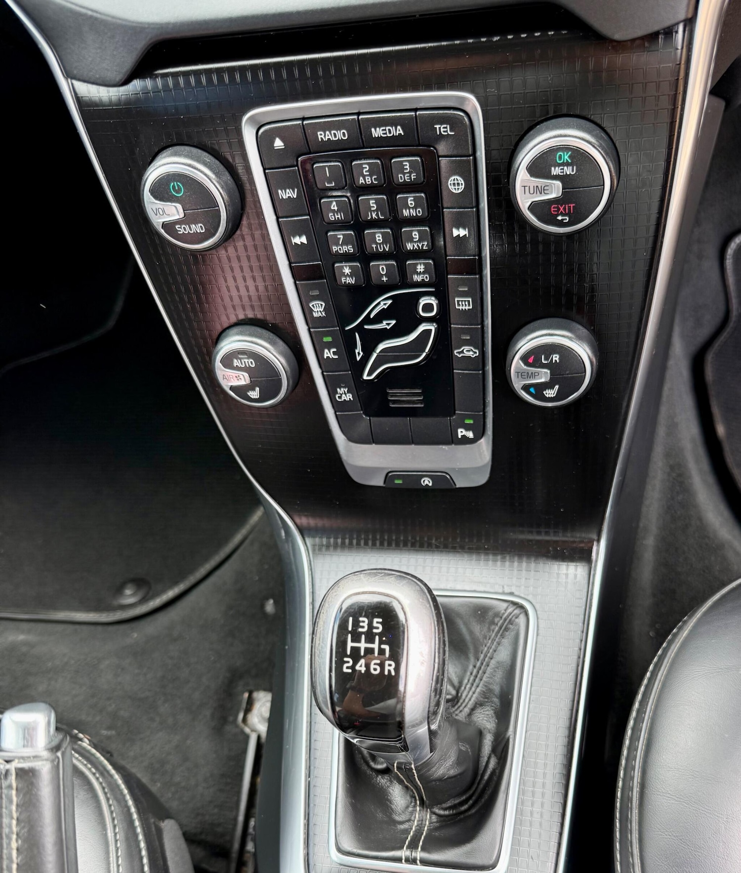 Used Volvo V40 2016 for sale - 77016439: Photo 7