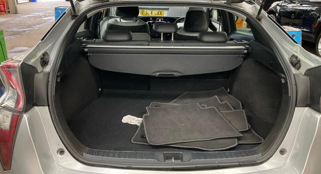 Used Toyota Prius 2018 for sale - 78128015: Photo 12