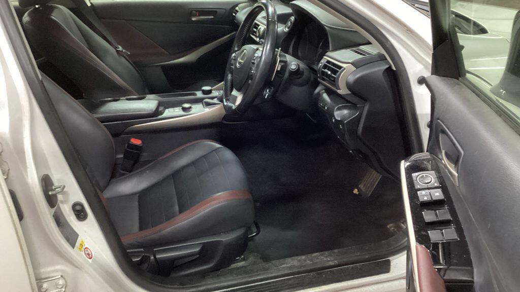 Used Lexus IS 2017 for sale - 77387335: Photo 6