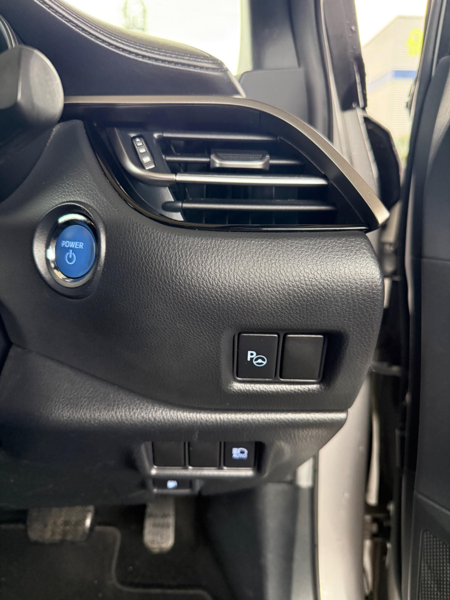 Used Toyota C-HR 2019 for sale - 76260573: Photo 12