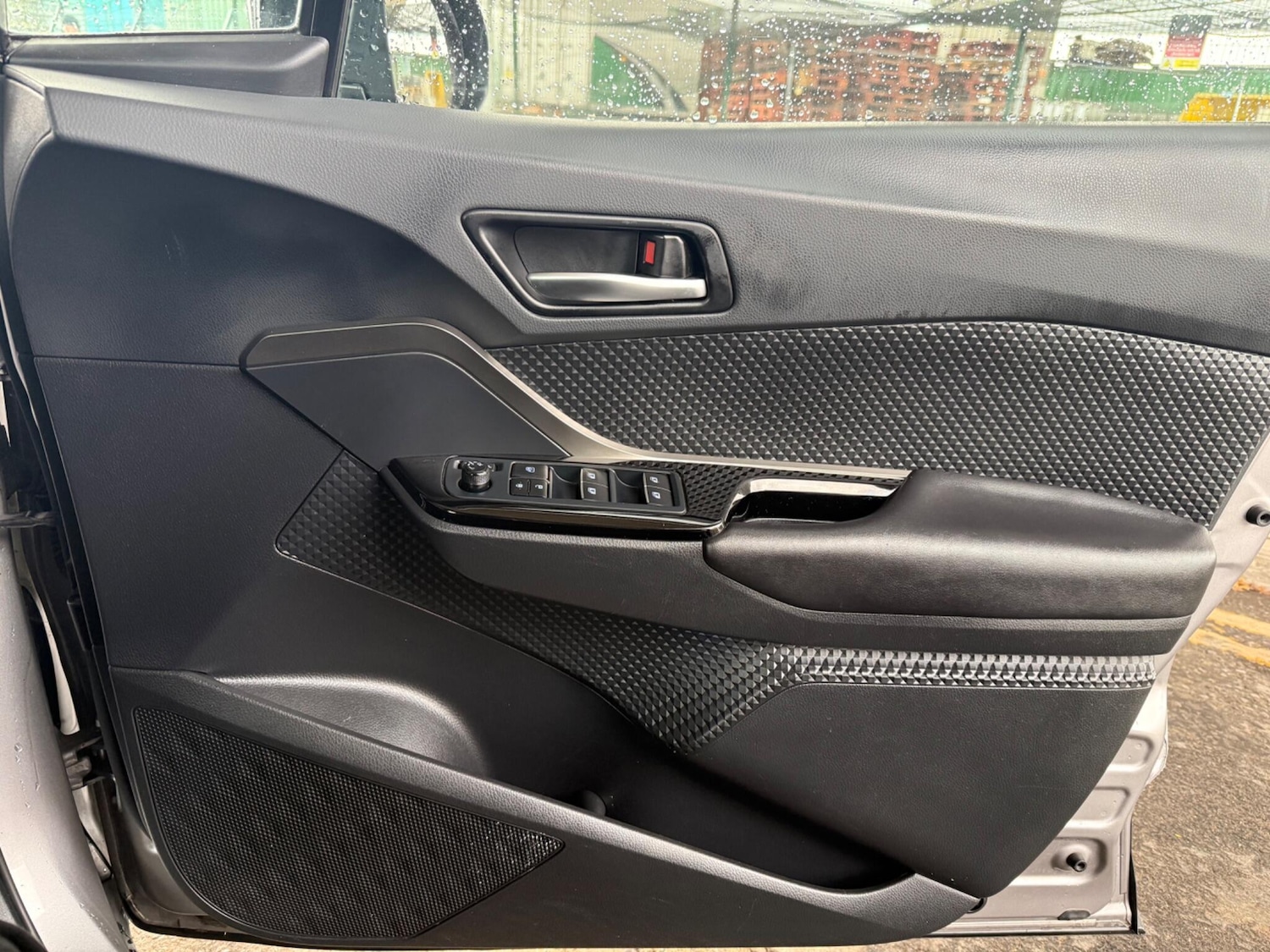 Used Toyota C-HR 2019 for sale - 76260573: Photo 16