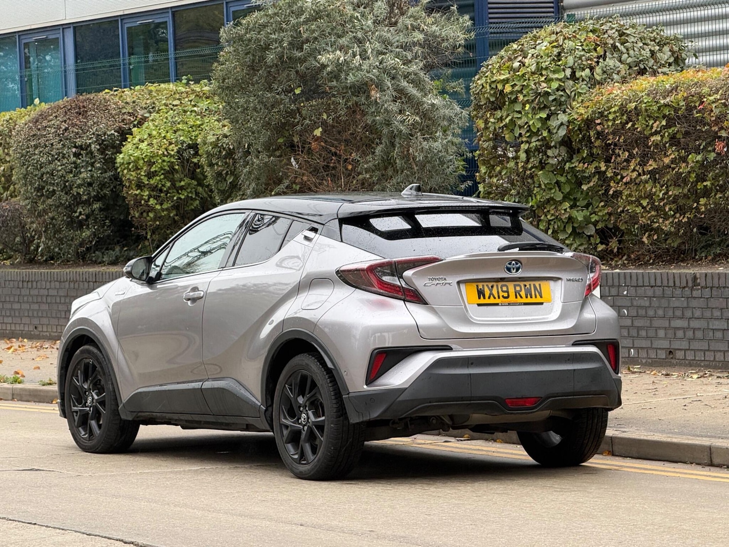 Used Toyota C-HR 2019 for sale - 76260573: Photo 4