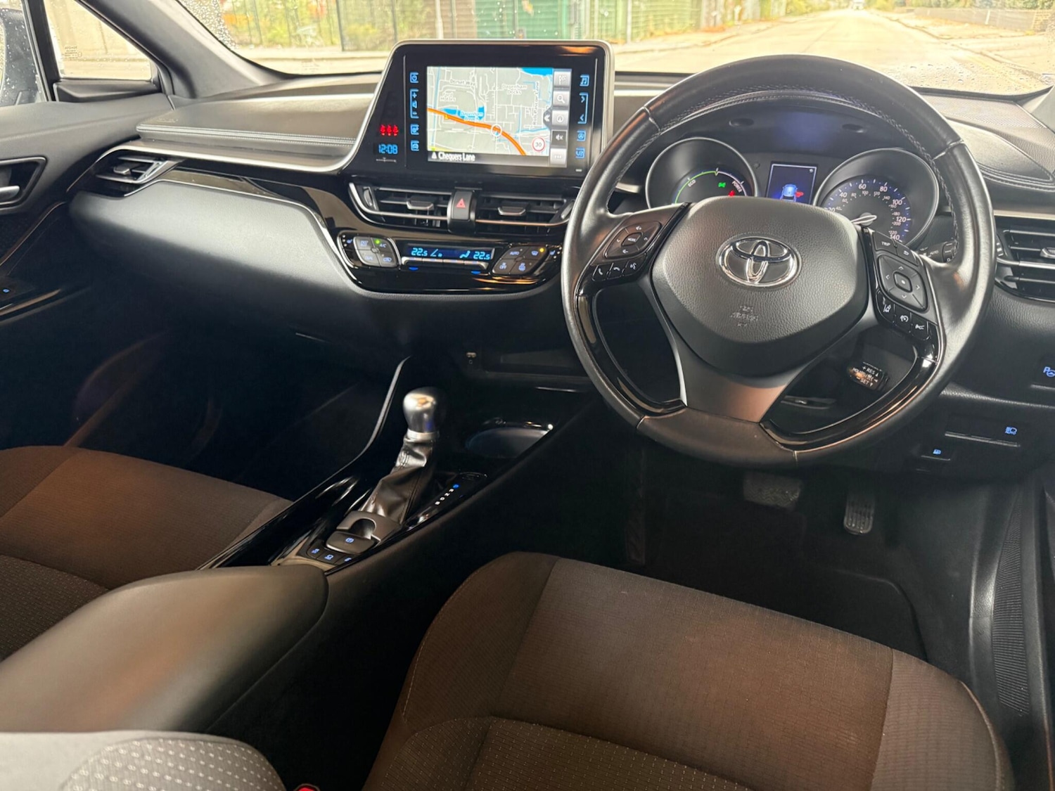 Used Toyota C-HR 2019 for sale - 76260573: Photo 9