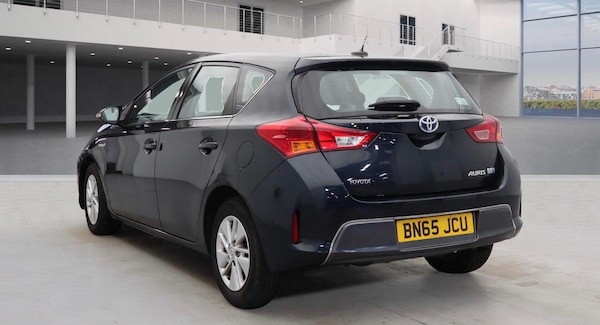 Used Toyota Auris 2015 for sale - 76326424: Photo 2