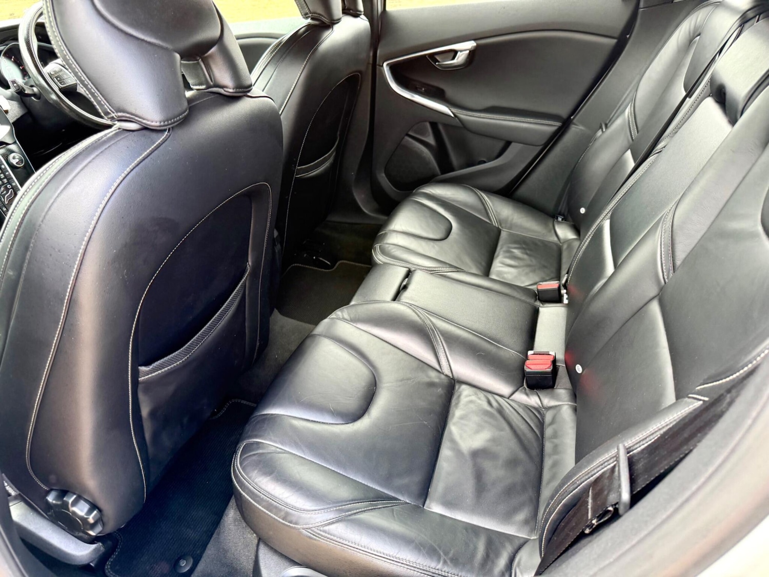 Used Volvo V40 2016 for sale - 77396479: Photo 2