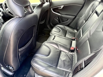 Used Volvo V40 2016 for sale - 77396479: Photo