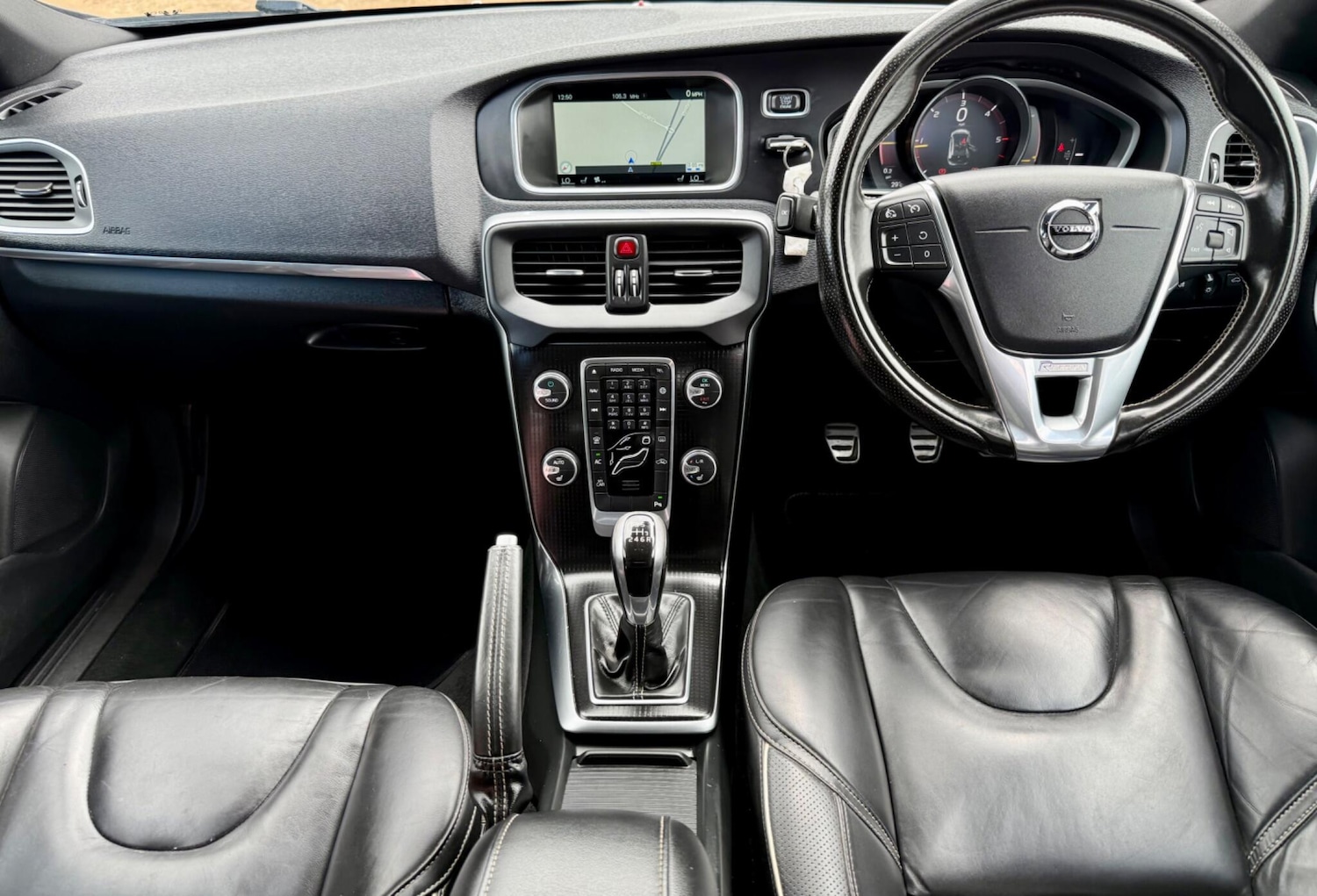 Used Volvo V40 2016 for sale - 77396479: Photo 4