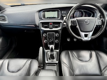 Used Volvo V40 2016 for sale - 77396479: Photo