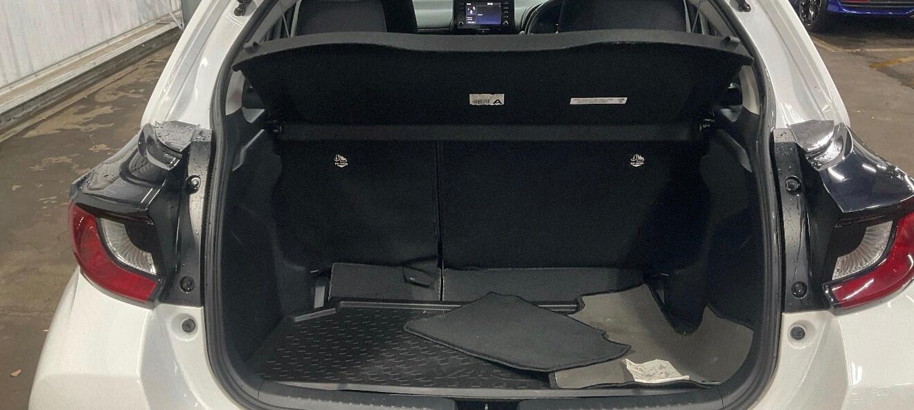 Used Toyota Yaris for sale - 76728383: Photo 10