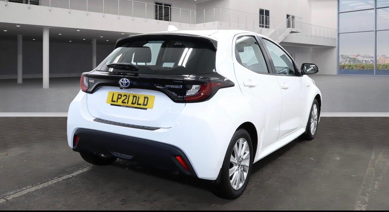Used Toyota Yaris for sale - 76728383: Photo 2