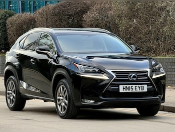 (15) - 2.5 300h Luxury E-CVT 4WD Euro 6 (s/s) 5dr