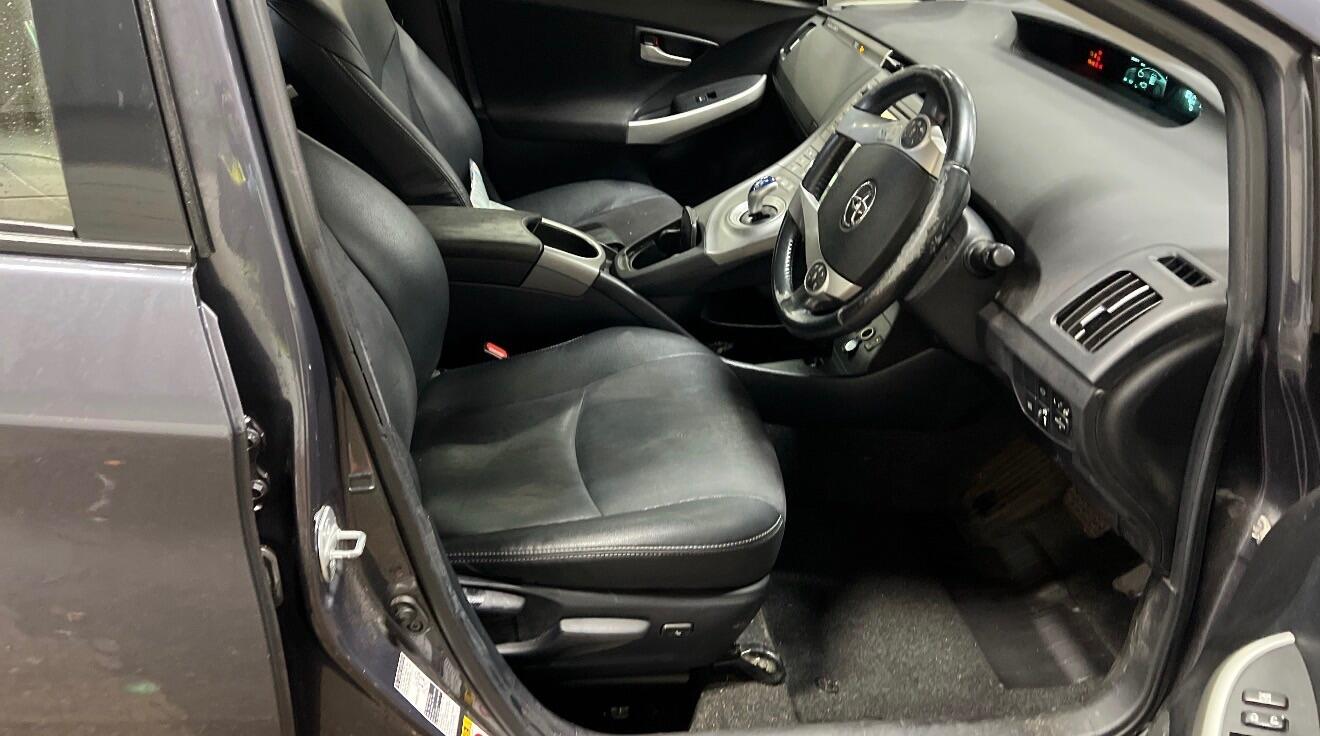 Used Toyota Prius for sale - 76994774: Photo 2