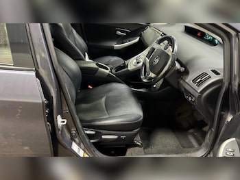 Used Toyota Prius 2015 for sale - 76994774: Photo