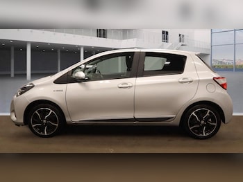 Used Toyota Yaris 2017 for sale - 77081383: Photo