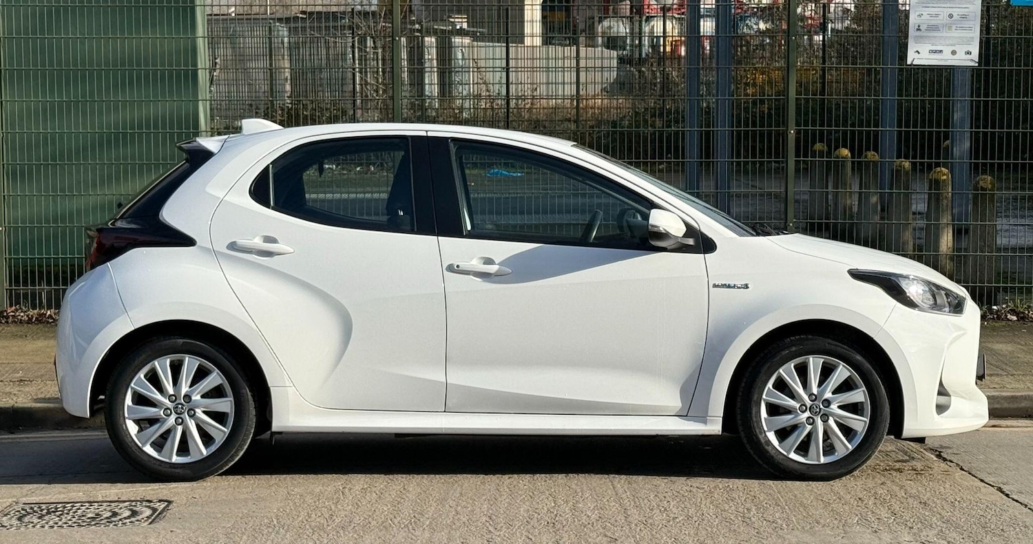 Used Toyota Yaris for sale - 77484549: Photo 2