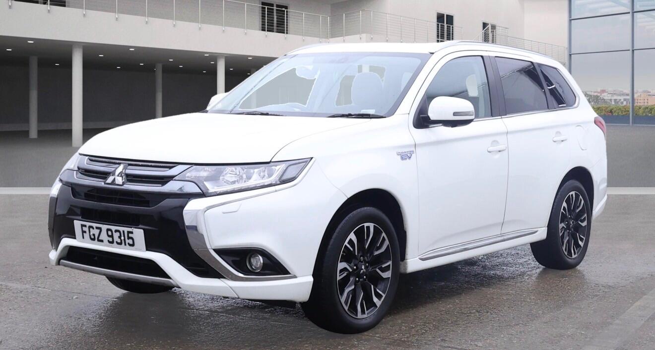 Used Mitsubishi Outlander 2017 for sale - 76976575: Photo 1