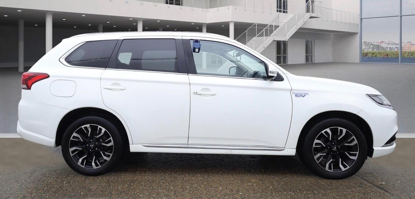 Used Mitsubishi Outlander 2017 for sale - 76976575: Photo 10