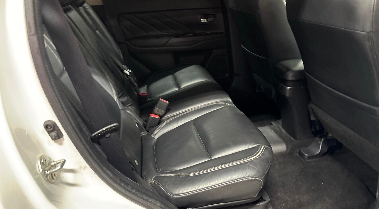 Used Mitsubishi Outlander 2017 for sale - 76976575: Photo 5
