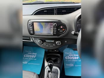 Used Toyota Yaris 2018 for sale - 79793540: Photo