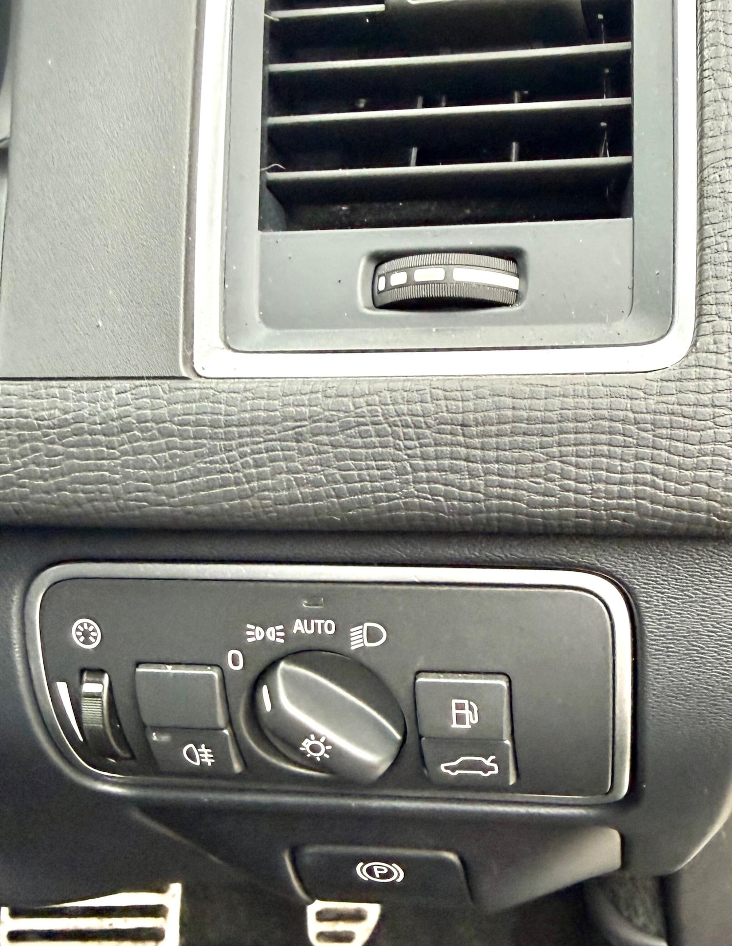 Used Volvo XC60 2016 for sale - 76759692: Photo 17