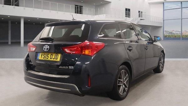 Used Toyota Auris 2015 for sale - 76215081: Photo 2