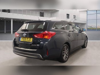 Used Toyota Auris 2015 for sale - 76215081: Photo 2